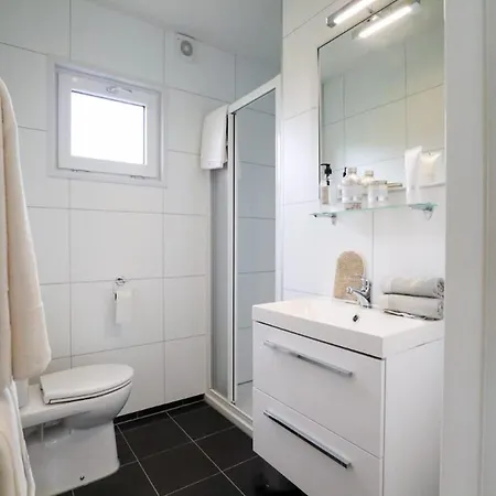 Modern With Dishwasher *