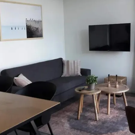 Modern With Dishwasher بيت للعطل إنكهارسين